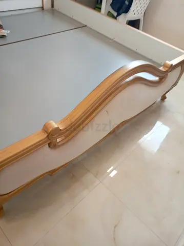 Wood king  Size Bed Frame with Curved Headboard and Footboard