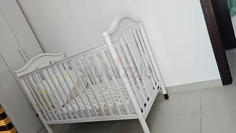 Juniors baby crib with mattress