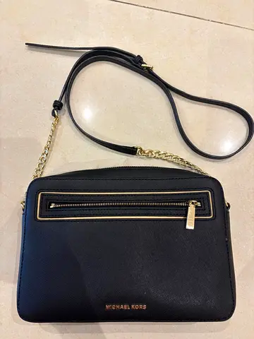 400 AED - Micheal Kors Handbag