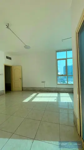 🏢 شقة غرفة وصالة للإيجار السنوي – برج الخور، عجمان