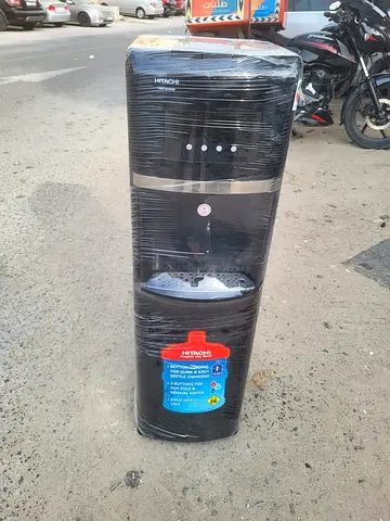 Bottom load water dispenser