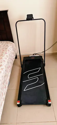 Foldable walking pad