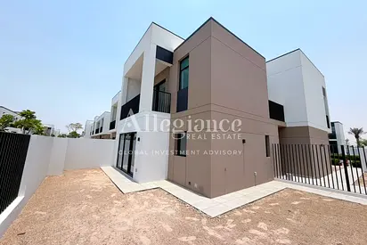 Vacant | Unfurnished | Spacious Layout | 3 Parking