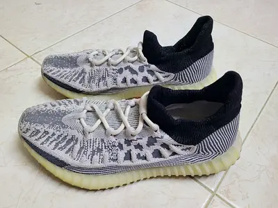 adidas Yeezy Boost V2 CMPT Shoe (Size 44-EU)