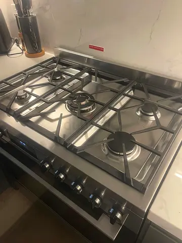 Electrolux 90cm Stainless Steel Gas Range with Electric Oven - Brand new Condition