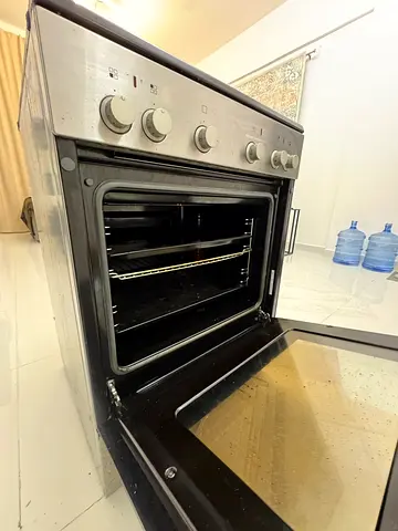 Siemens freestanding electric oven with electric top - good working condition