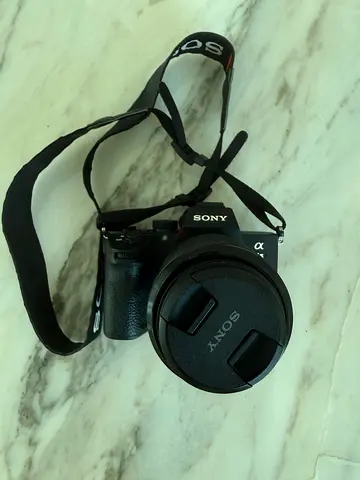 *URGENT SELL* SONY A7III CAMERA WITH FE 28-70MM f/3.5-5.6 OSS LENS