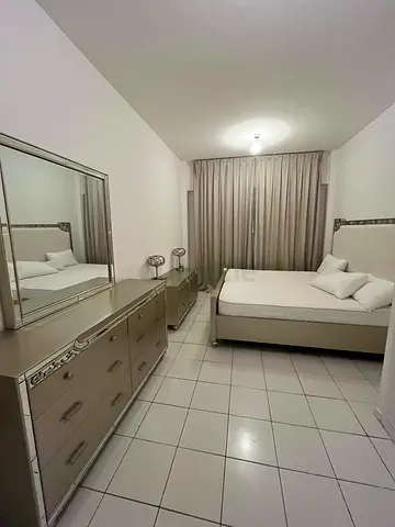 Master bedroom DIFC Metro Financial Center Clean & Quiet