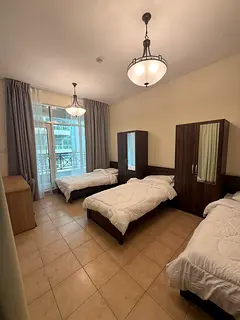 Bed space- no commission- near internet city metro