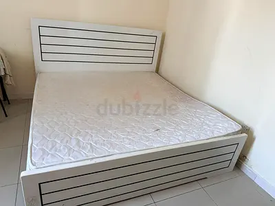 King bed with mattress