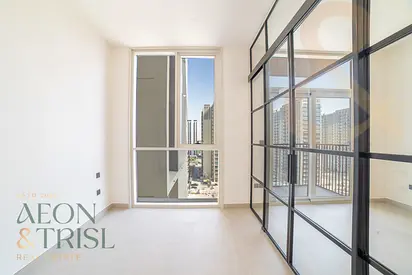 Ready To Move Great Location High Floor