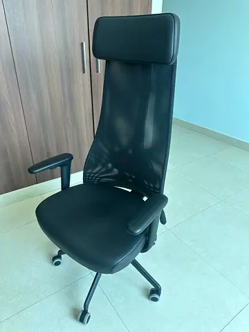 Ergonomic High-Back Mesh Office Chair with Headrest (Black)