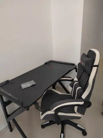 Black Gaming/Study Desk with Ergonomic Racing Chair - New