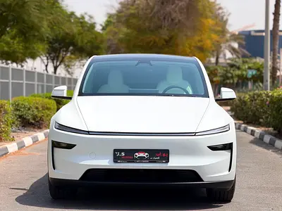 Tesla Model Y Long Range 2025 GCC Specs - Brand New
