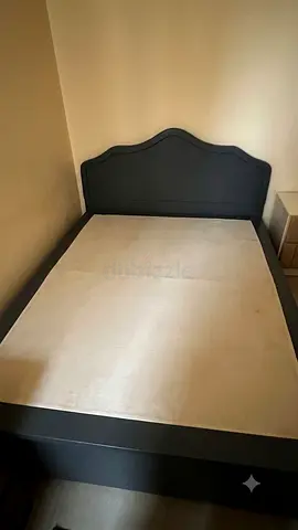 QUEEN BED FOR URGENT SALE