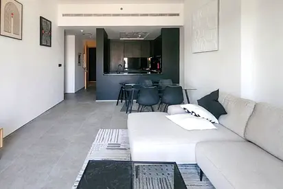 Stunning 2 B/R | Spacious | Ready to Move