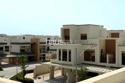 Single Row | True Corner | Close to Lagoon | Ready