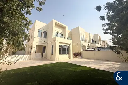 Vacant 4 Bedroom | Large Plot | Single Row