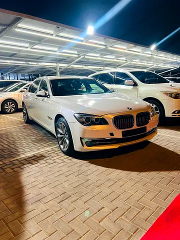 Pristine BMW 730Li 2015 | GCC Specs | Low Mileage | Full Service History