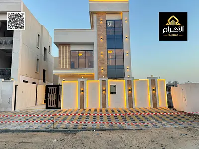 Corner villa, two floors and a roof, with a large yard. Excellent location. Includes registration and ownership fees. Freehold ownership for all natio