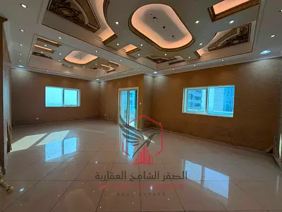 تكييف مجاني وباركن مجاني بأكبر بنتهاوس دوبلكس بالمجاز 1، 4 غرف ماستر، 2 صالة، 6 حمامات، 4 بلكونات بإطلالات بحرية، 3 ستور، وغرفة خادمة مع حمام.