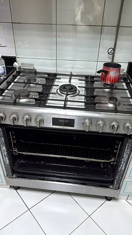 Stainless Steel 5-Burner Gas Range with Oven - Good Working Condition-bosh brand