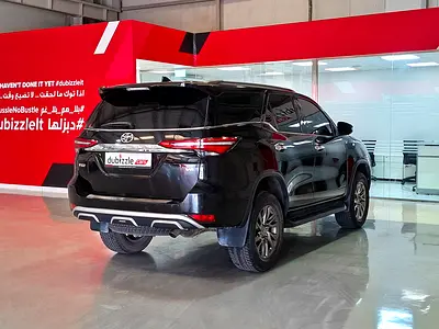 2023 Toyota FORTUNER photo 6