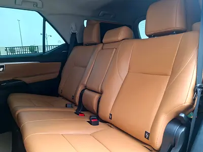 2023 Toyota FORTUNER photo 13