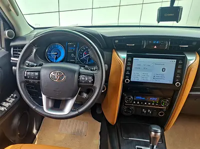 2023 Toyota FORTUNER photo 10