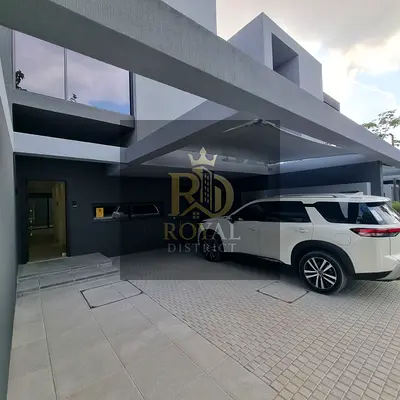 بسعر مغري | تاون هاوس 3 غرف + غرفة خادمة | تشطيب فاخر | تصميم عصري | قريب من كل الخدمات | موقع ممتاز