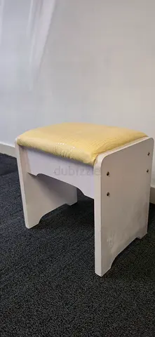 Bench (white)