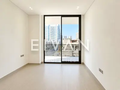 Corner Unit | Multiple Cheques | Huge Layout