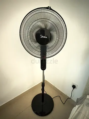Midea Stand Fan - Oscillating Pedestal Fan in Good Condition