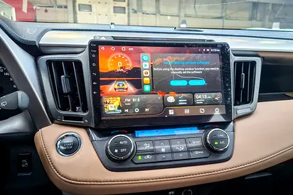 2017 Toyota RAV 4 — фото 13