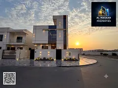 Corner villa, two floors and a roof, with a large yard. Excellent location. Includes registration an
