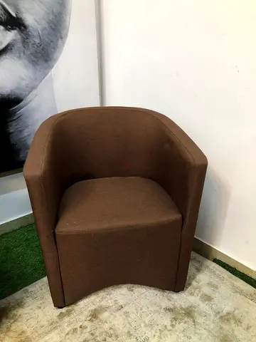 BROWN Tub shape chair