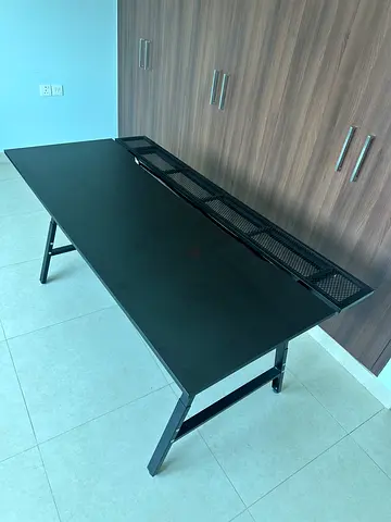 Gaming / Office Desk – Excellent Condition