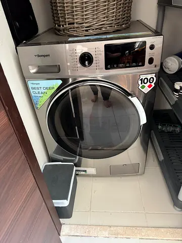 Front-load Bompani Italian Washing Machine - Great Working Condition