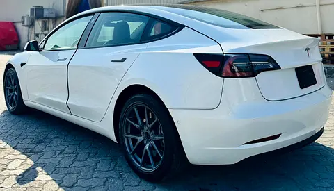 2022 Tesla MODEL 3 — фото 4
