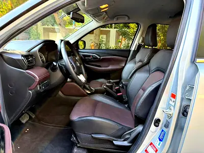 2025 Toyota URBAN CRUISER 照片 16