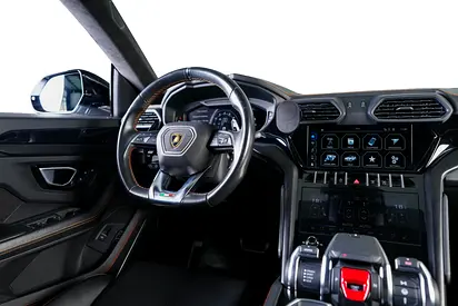 2021 Lamborghini URUS thumbnail 12