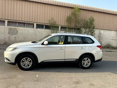 Mitsubishi Outlander GLS 2017 - GCC Specs 7 seater