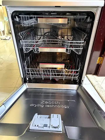 Built-in Bosch Dishwasher - Good Working Condition