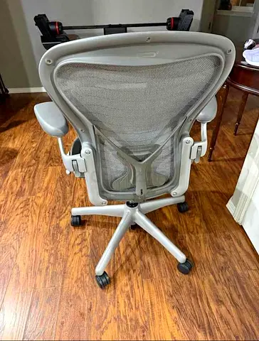 Herman Miller Aeron chair for sale.colour gray.