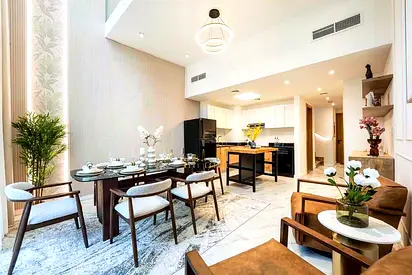 Middle Unit | 3BR Townhouse | Single Row | Tower View