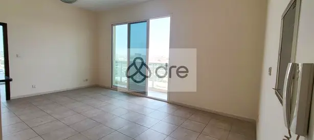 Vacant | Low floor | Open view