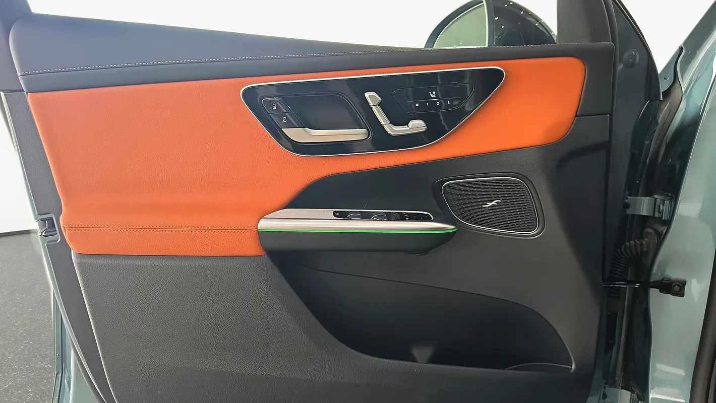 Mercedes-Benz GLC-Class 2025