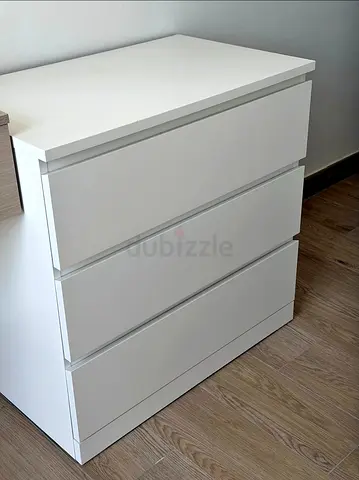 White 3-Drawer Chest / Nightstand in Good Condition