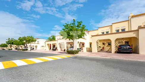 Upgraded 4bed | Single Row | Corner Unit