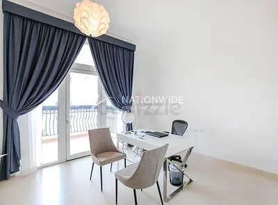 Small Office table  White colour. 4 free